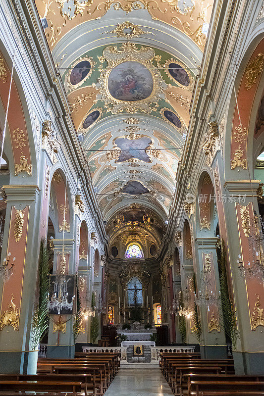 Dolceacqua圣安东尼奥教堂的中殿