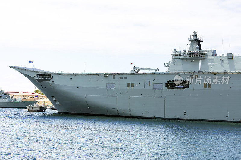 悉尼港口的一艘军用船，复制空间