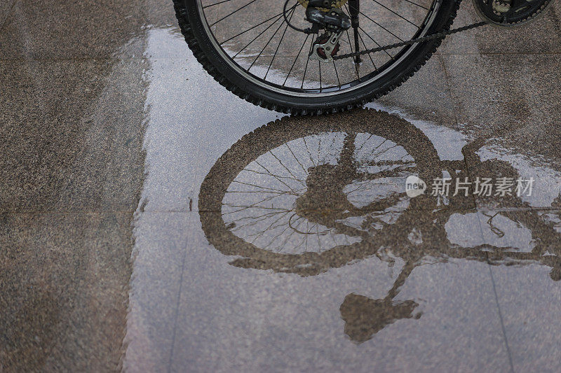 下雨天的自行车重选