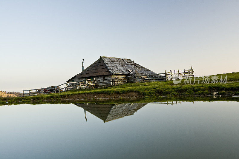 生锈的牧人小屋