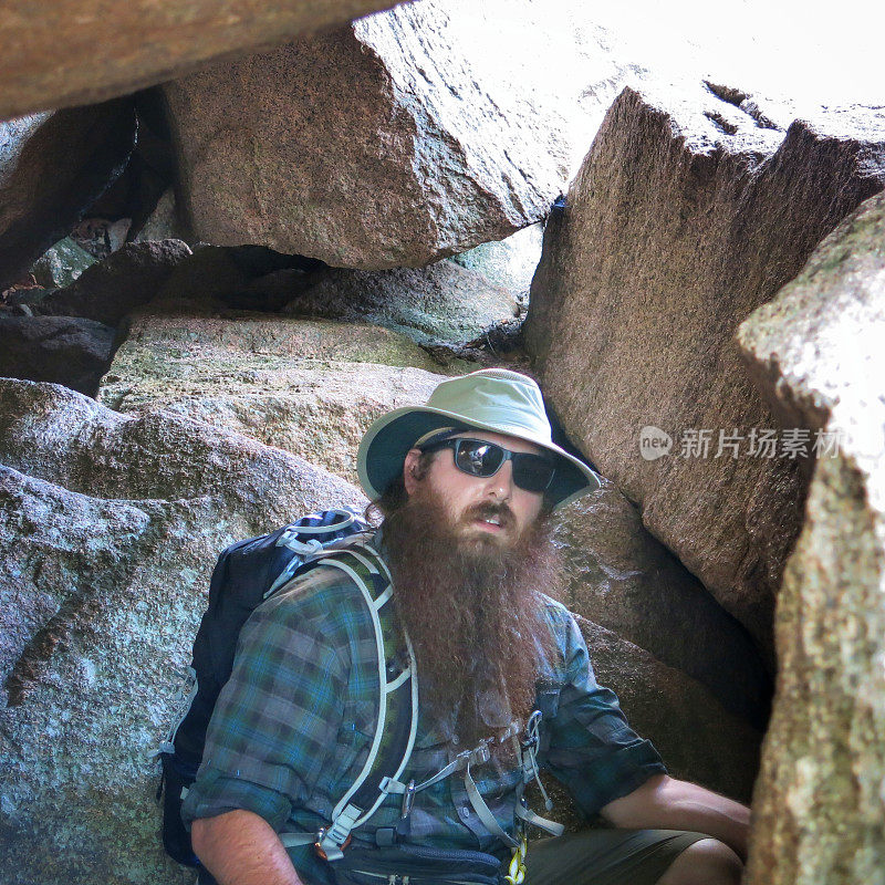 登山者登山，悬崖小道，阿卡迪亚