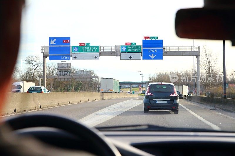 通往法国里昂的高速公路