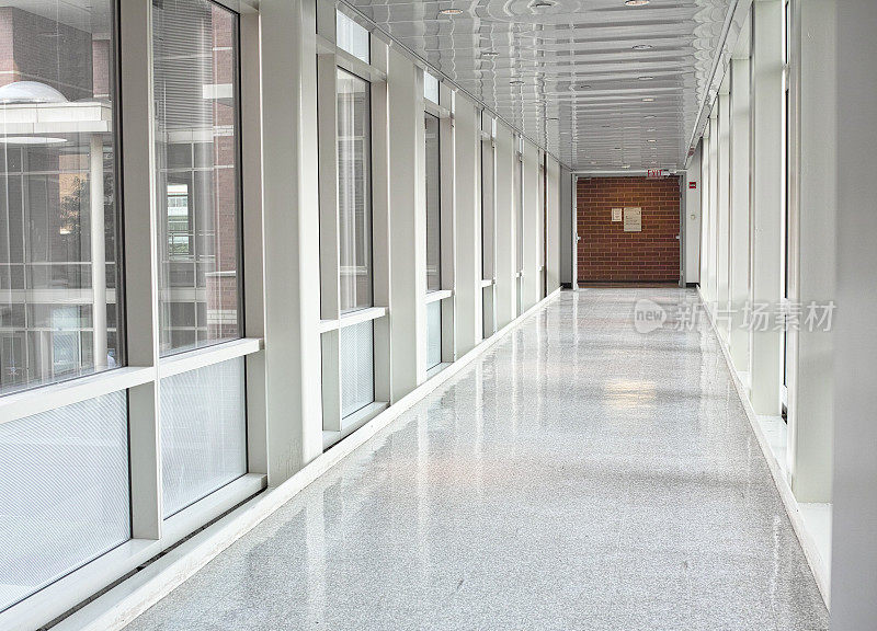大学的走廊