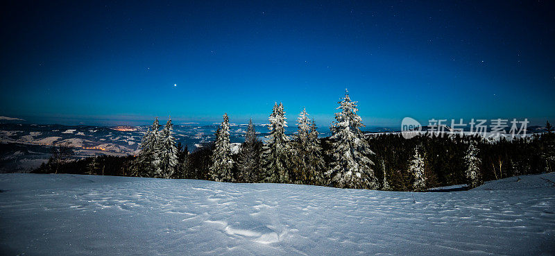 雪山里的夜星