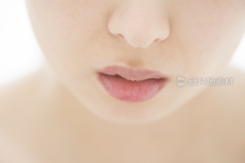 女性的嘴唇。