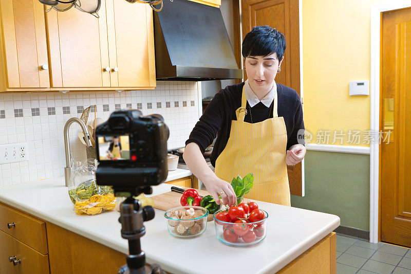 千禧视频博客家庭厨房烹饪教程演示