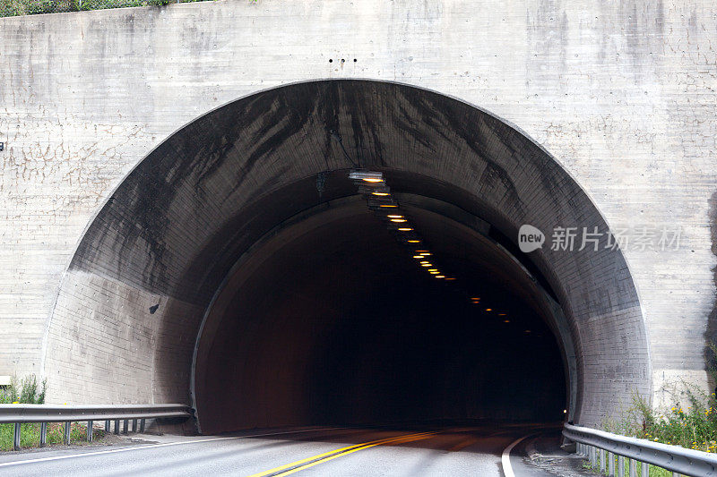 隧道。