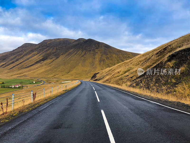 北冰岛公路旅行:环公路靠近峡湾(Skagafjordur)