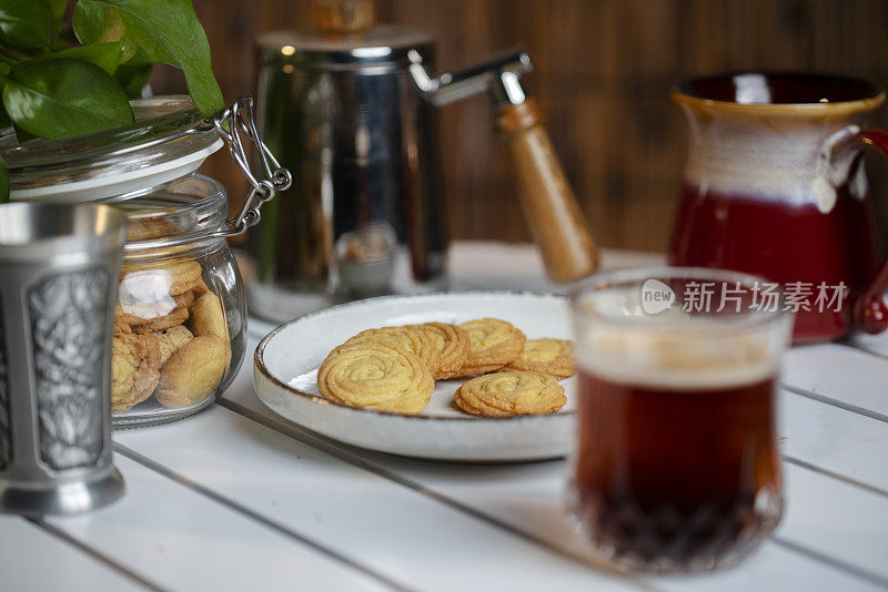 自制奶油饼干和咖啡