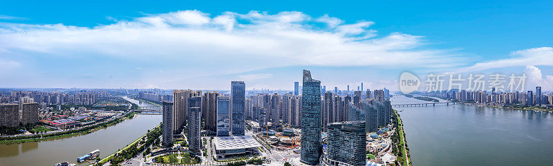 中国长沙城市建筑天际线的航空摄影