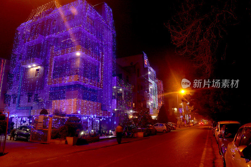 排灯节夜晚灯火通明的城市