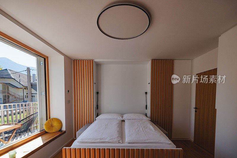 现代和极简主义的卧室在出租公寓