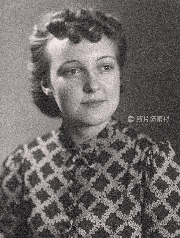 1940年的年轻女子