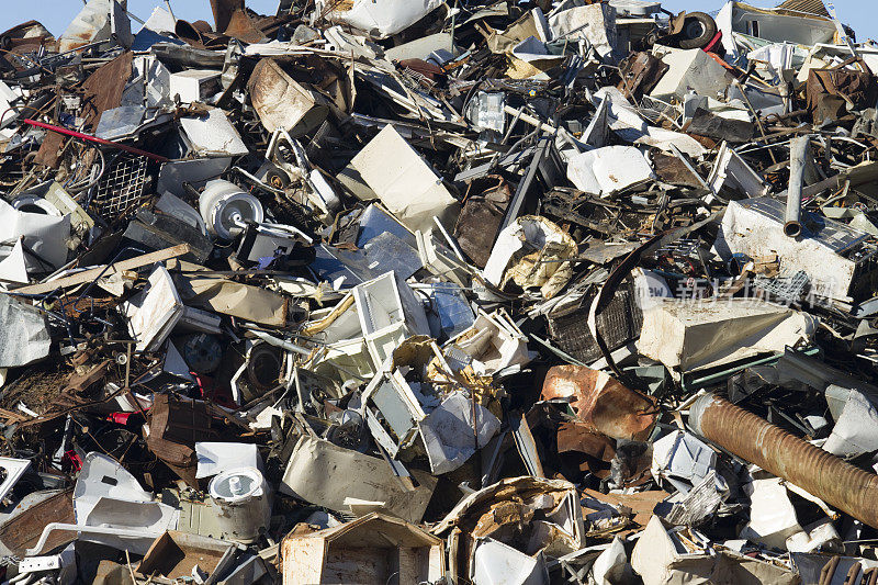 垃圾堆积场的金属回收山或堆