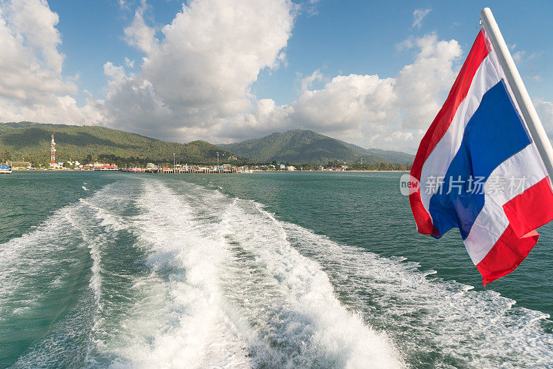 游客在泰国乘船、渡口旅游