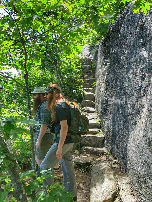 登山者登山，悬崖小道，阿卡迪亚