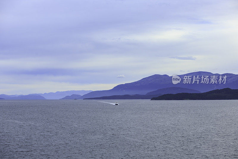 挪威海岸的清晨日出