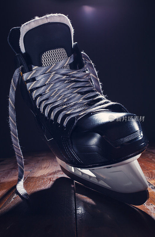 冰球鞋