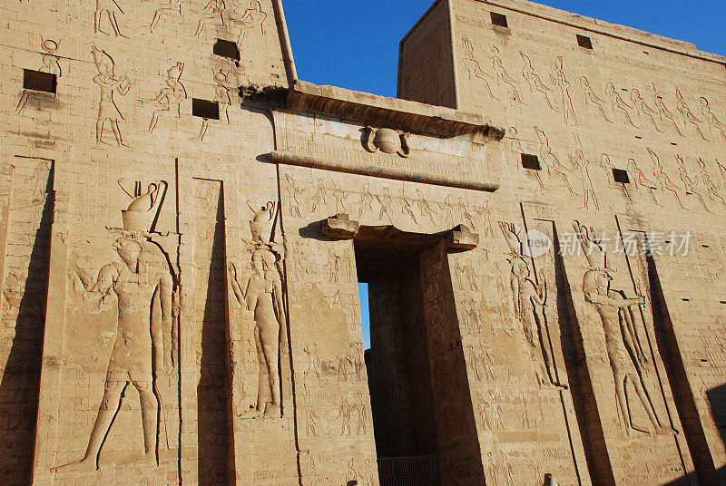 埃及的Edfu神庙入口