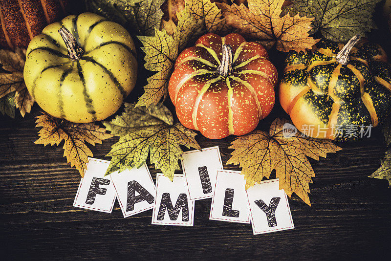秋天的感恩节安排与家人的消息