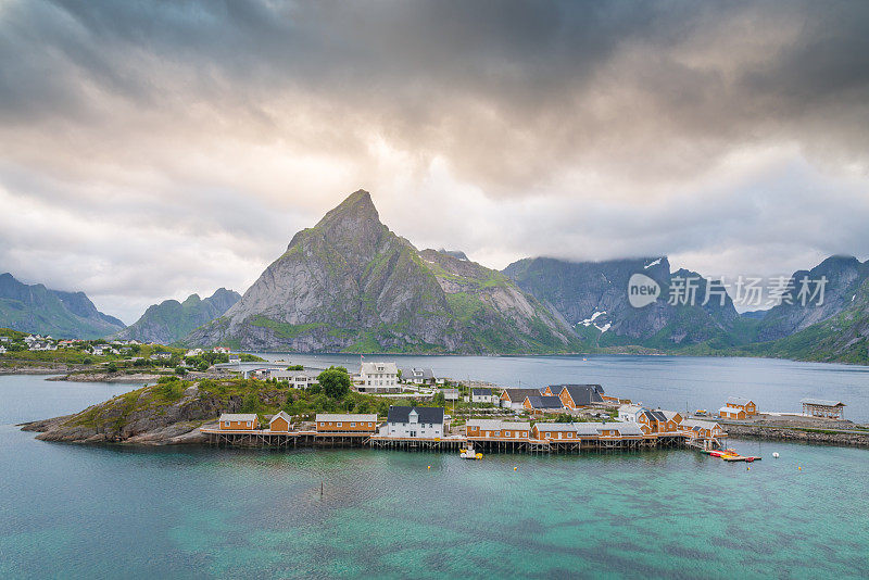 挪威，挪威罗浮敦群岛的日落风景