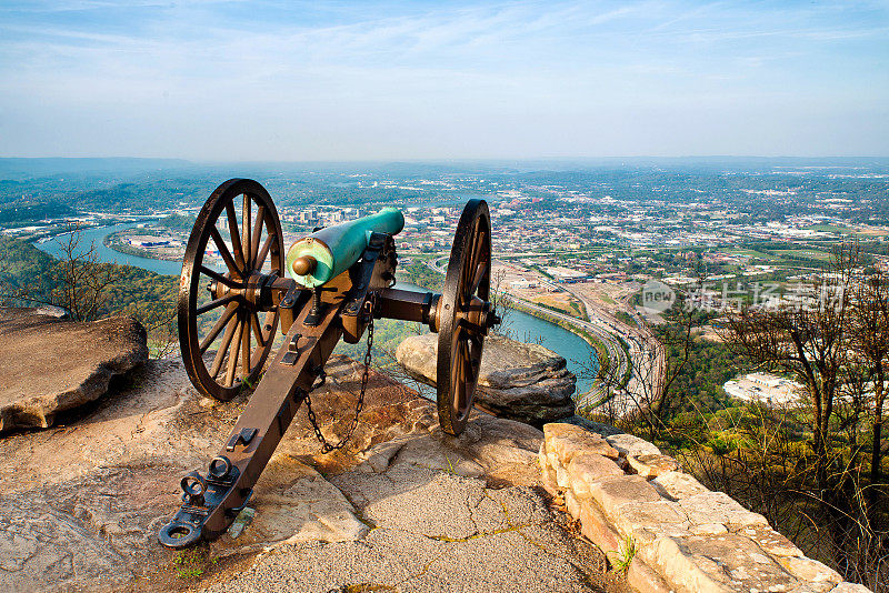 南北战争时期的大炮俯瞰着田纳西州的查塔努加
