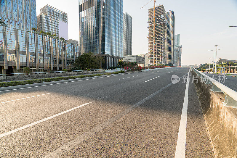 深圳空的城市道路