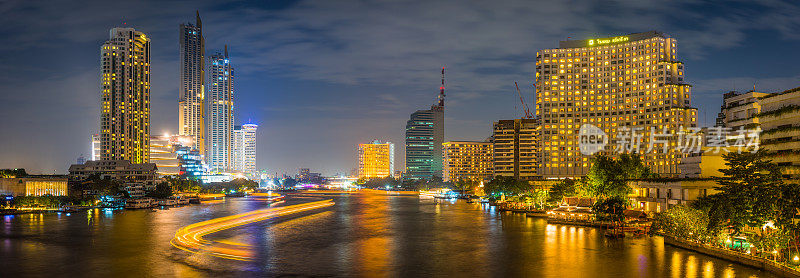 曼谷湄南河灯光在晚上酒店摩天大楼城市全景泰国