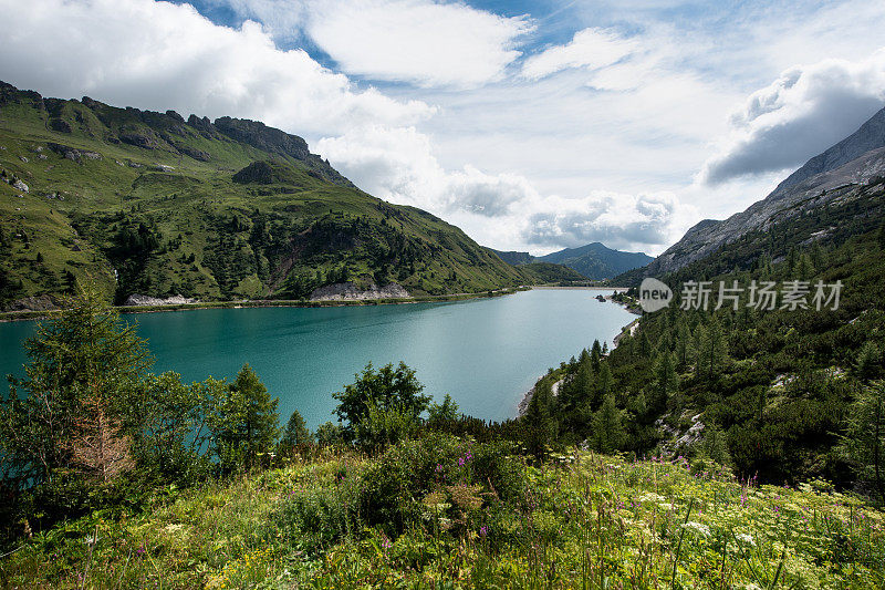 意大利特伦蒂诺上阿迪杰:白云石——费达亚山口、费达亚湖、马尔莫拉达冰川