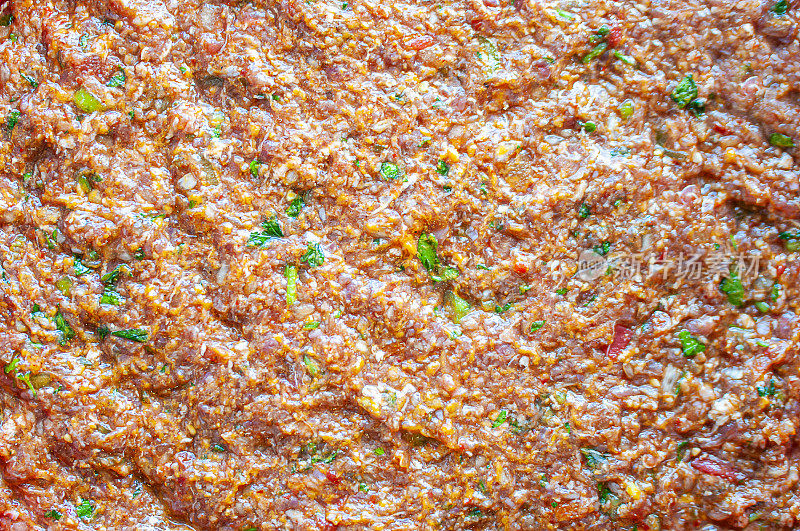 传统土耳其生披萨(Lahmacun)