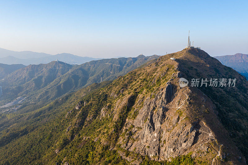 九龙峰或飞非政府山，香港的天然夏日景观