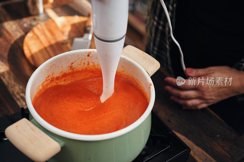 制作奶油番茄汤