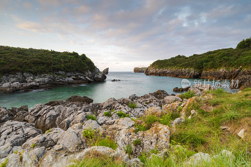 阿斯图里亚斯海岸布尔纳海滩的海景