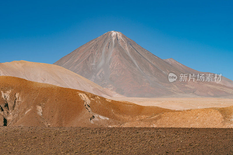 利坎卡布尔火山，智利一侧，阿塔卡马沙漠