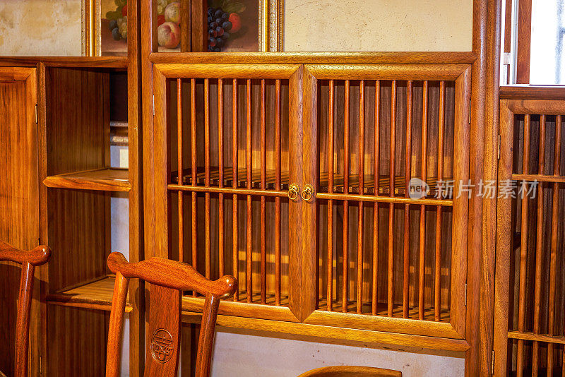 中国传统红木家具橱柜特写