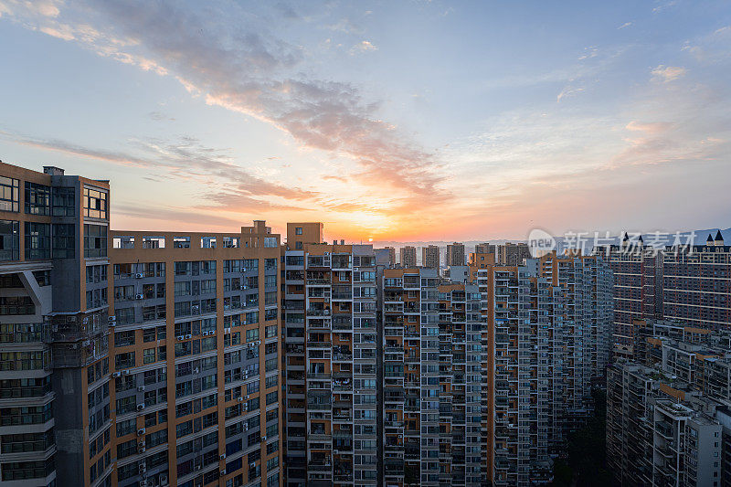 日落成都住宅楼