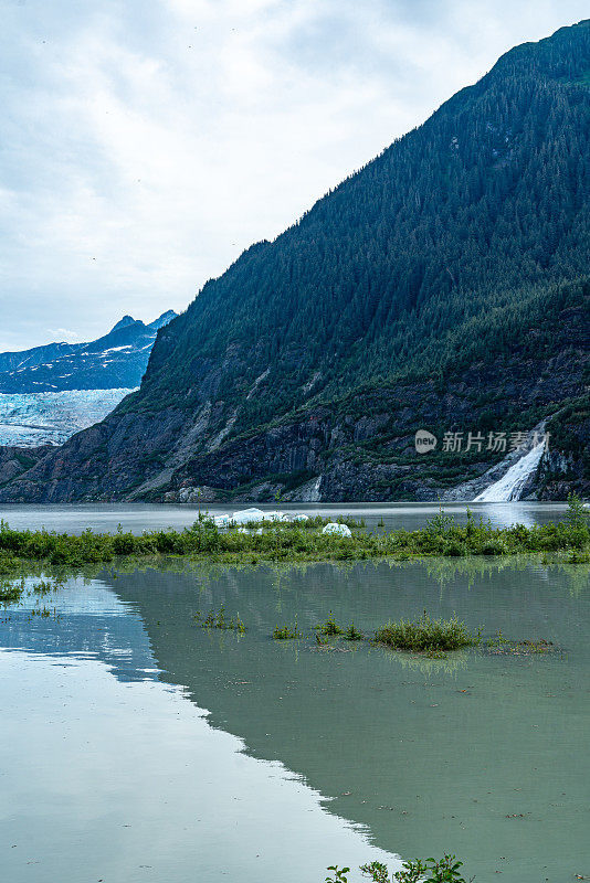 阿拉斯加朱诺的门登霍尔湖景