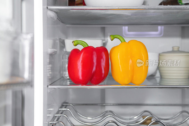 冰箱里的新鲜辣椒
