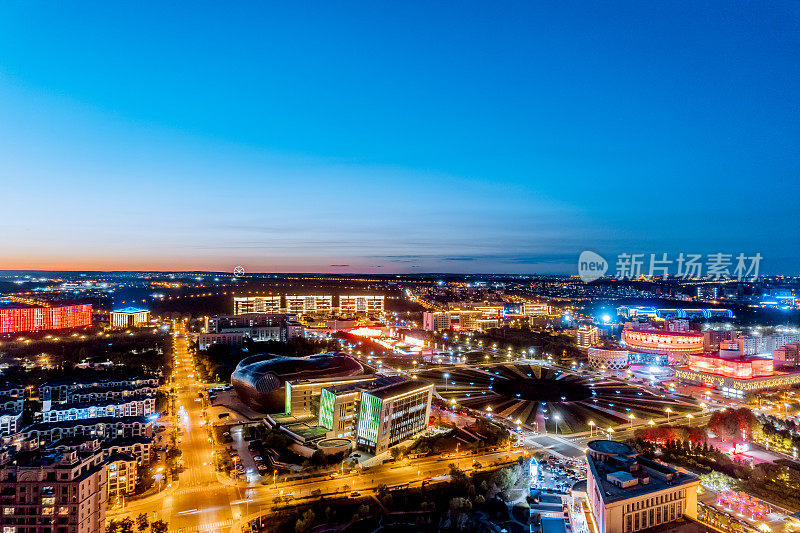 中国内蒙古鄂尔多斯康巴什新区城市夜景航拍