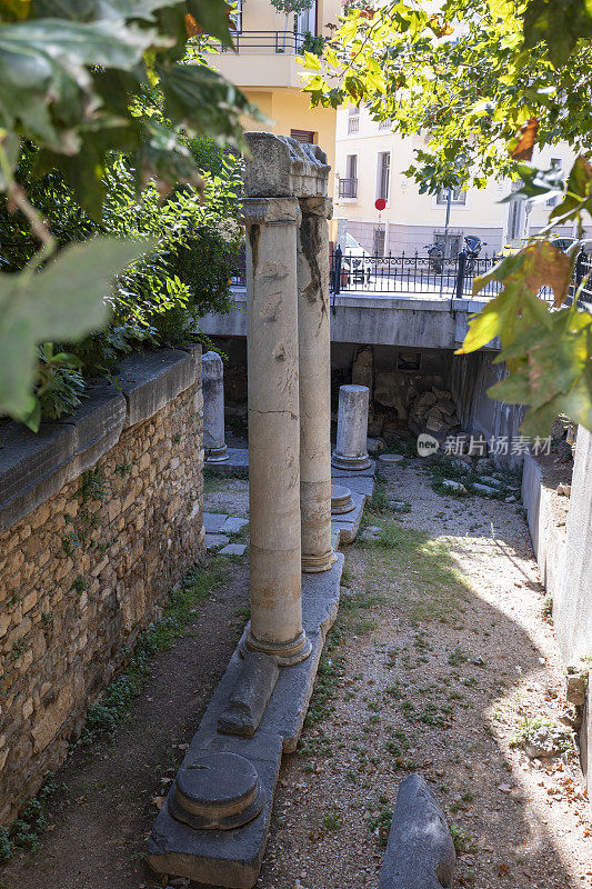 雅典出土的古代石柱