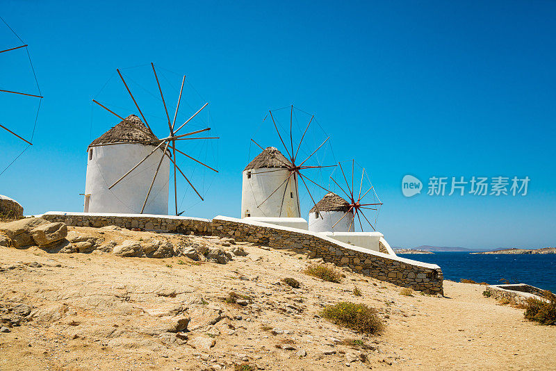 希腊米科诺斯岛米科诺斯镇的风车
