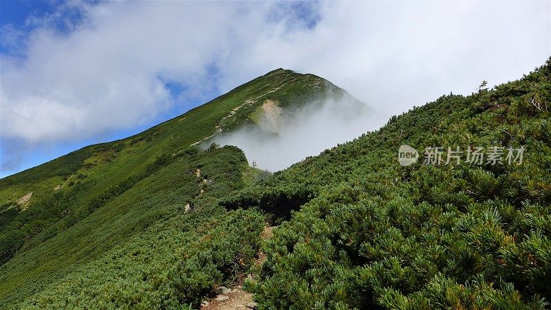 横跨富山和长野的上岛贵阁，日本