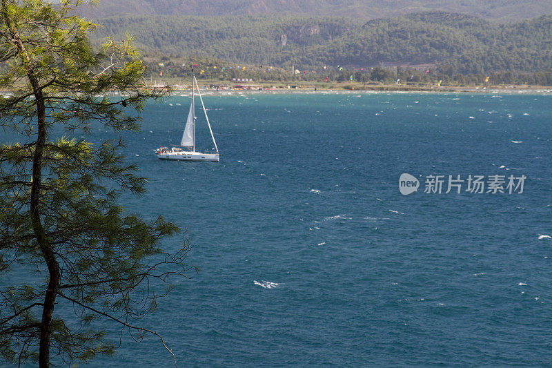 夏天的帆船之旅