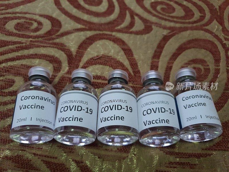 中国政府向泰国捐赠50万瓶新冠疫苗。