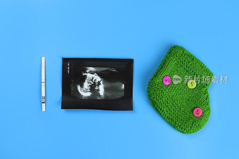 孕检阳性，超声波扫描阳性，婴儿服阳性。等孩子的概念