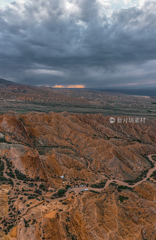 吉尔吉斯斯坦斯卡兹卡峡谷全景鸟瞰图
