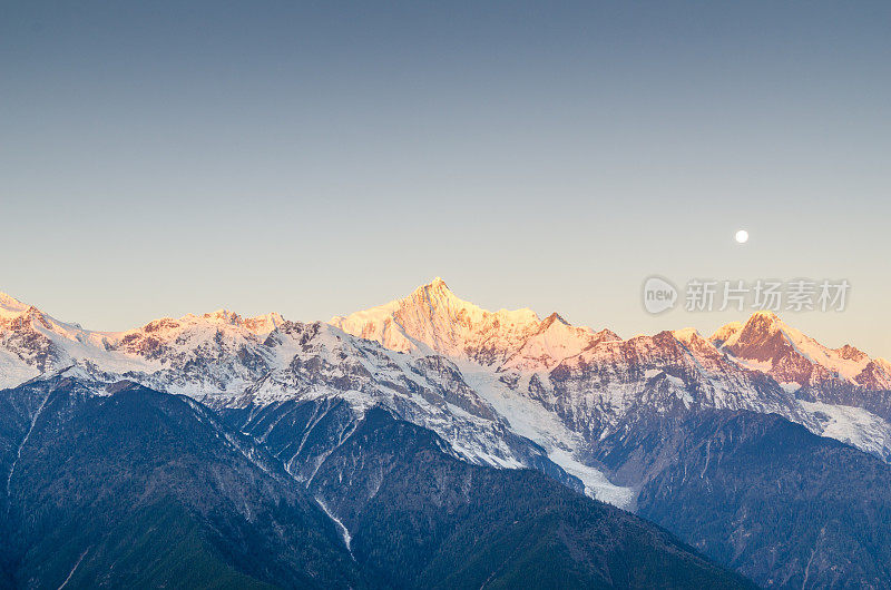 美丽雪山在中国云南