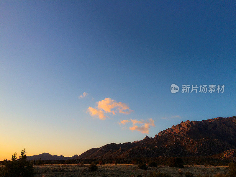 风景天空山日落