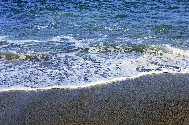 拉古纳海滩的海潮