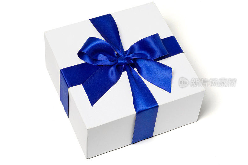 白色礼盒与蓝色缎子蝴蝶结